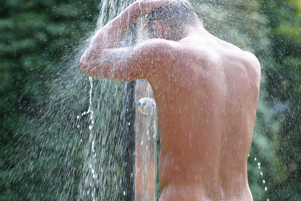 Po vonios su soda vyrui reikia nusiprausti po vėsiu dušu. 